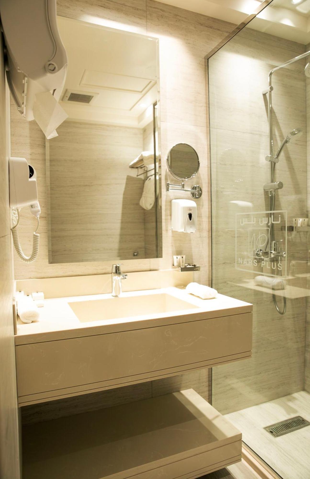 Nars Al Naeem Hotel *